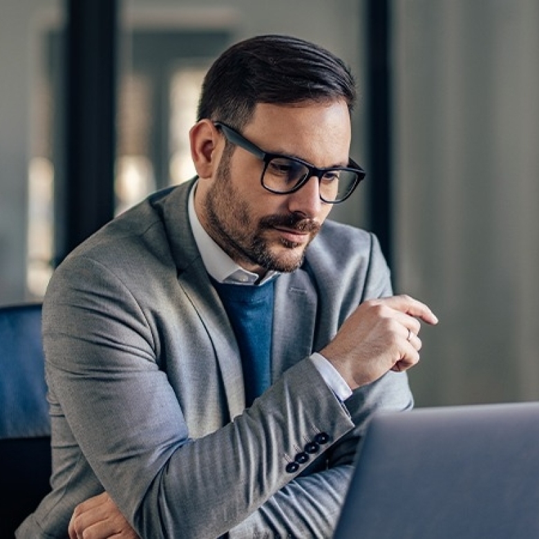 O RH ainda entrevista competências. O mercado contrata capacidade de aprender